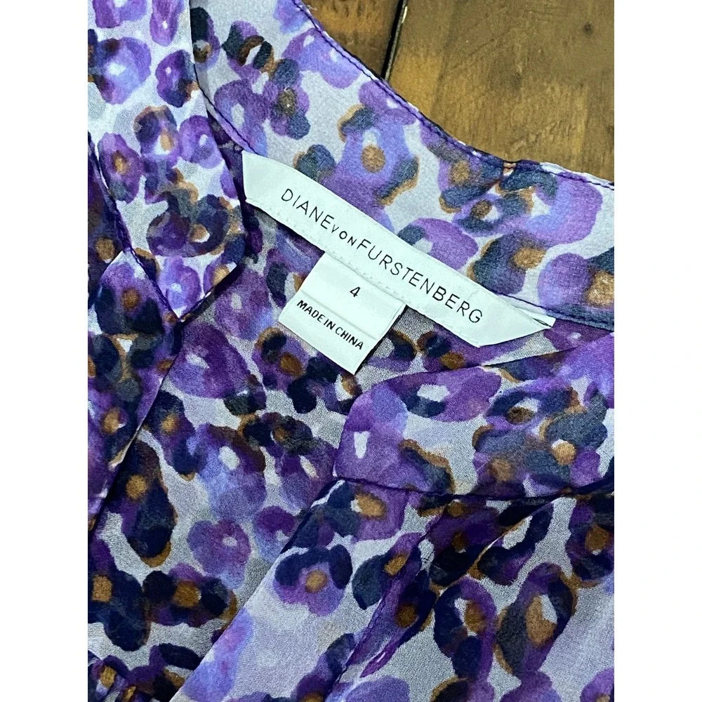 Diane von Furstenberg Purple Leopard Print Silk Button Down Blouse Size 4 DVF - Picture 3 of 8